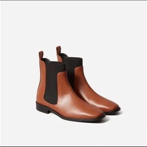 Everlane Italian Leather Square Toe Chelsea Boot in Peanut